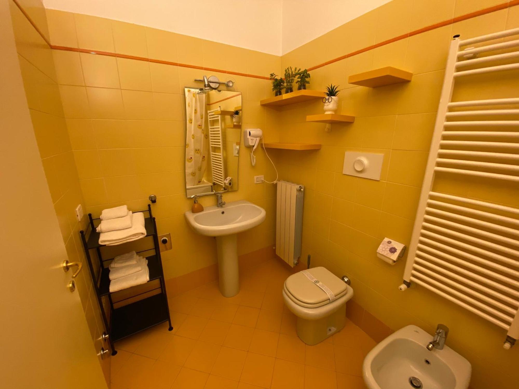 Amici Miei Rooms Cremona Exteriör bild